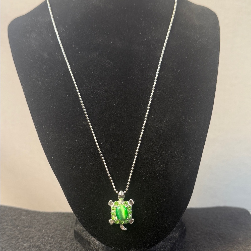 Green Turtle Pendant Necklace